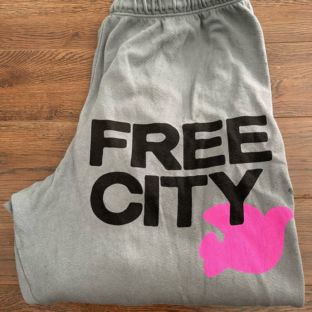 Free city sweatpants